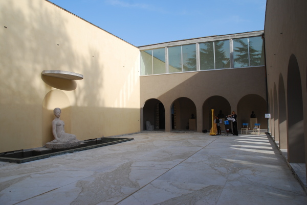 corte del Piacentini e "la bagnante" di von Wedekind